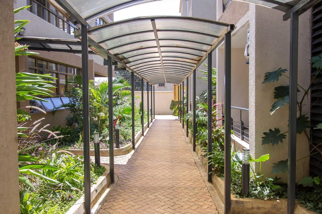 Victoria Comfort Inn 基苏木 外观 照片