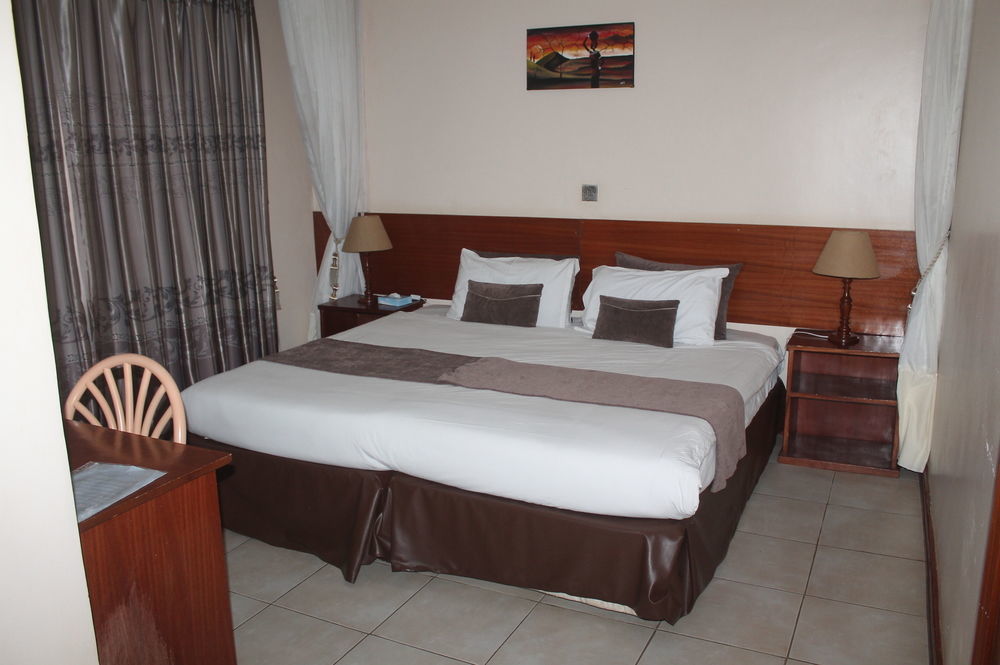 Victoria Comfort Inn 基苏木 外观 照片