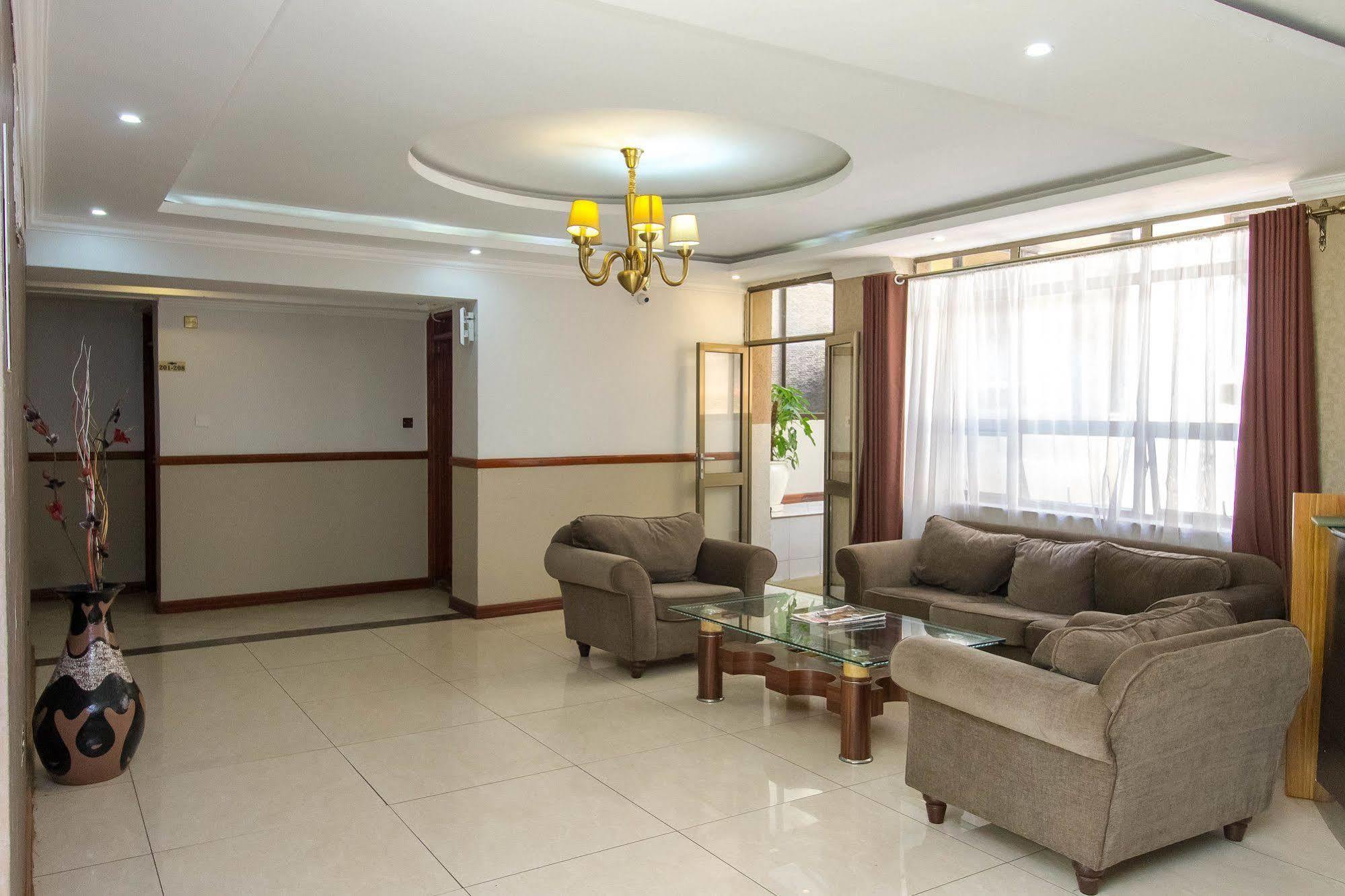Victoria Comfort Inn 基苏木 外观 照片