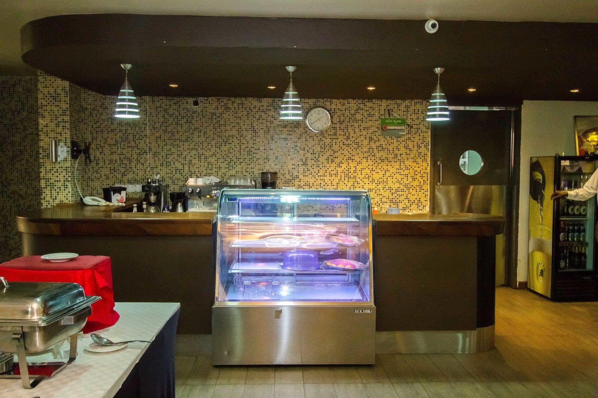 Victoria Comfort Inn 基苏木 外观 照片